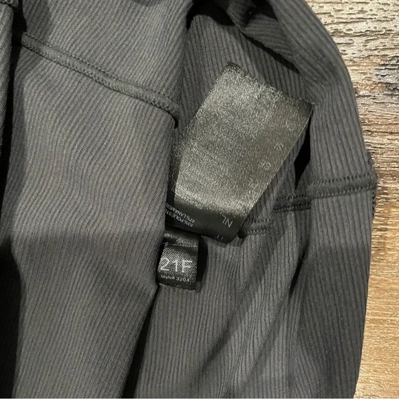 Kuhl Valiant T-Shirt Men Medium Gray Performance Outdoor Baselayer Merino Wool - Picture 5 of 6